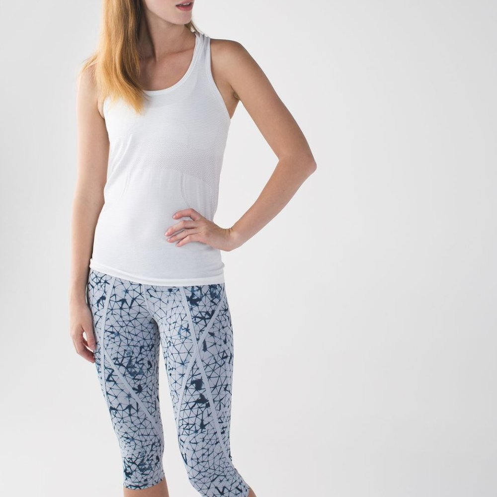 LULULEMON Pedal Pace Crop - Size 6